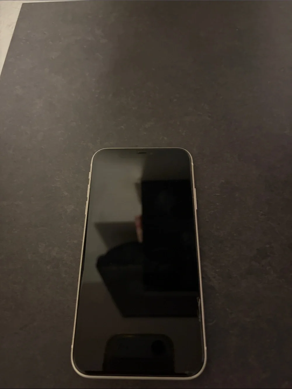 Apple iPhone 11 White Dual-Camera Smartphone